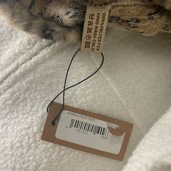 Leopard Print Shawl Wrap   - Picture 3 of 5